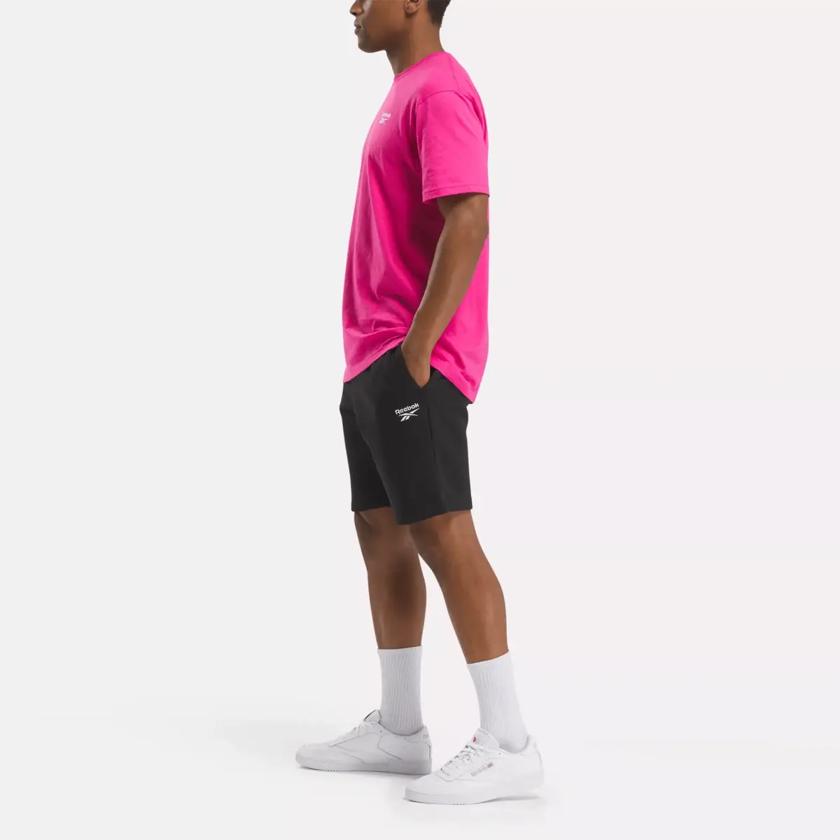 Herren-T-Shirt mit kleinem Logo