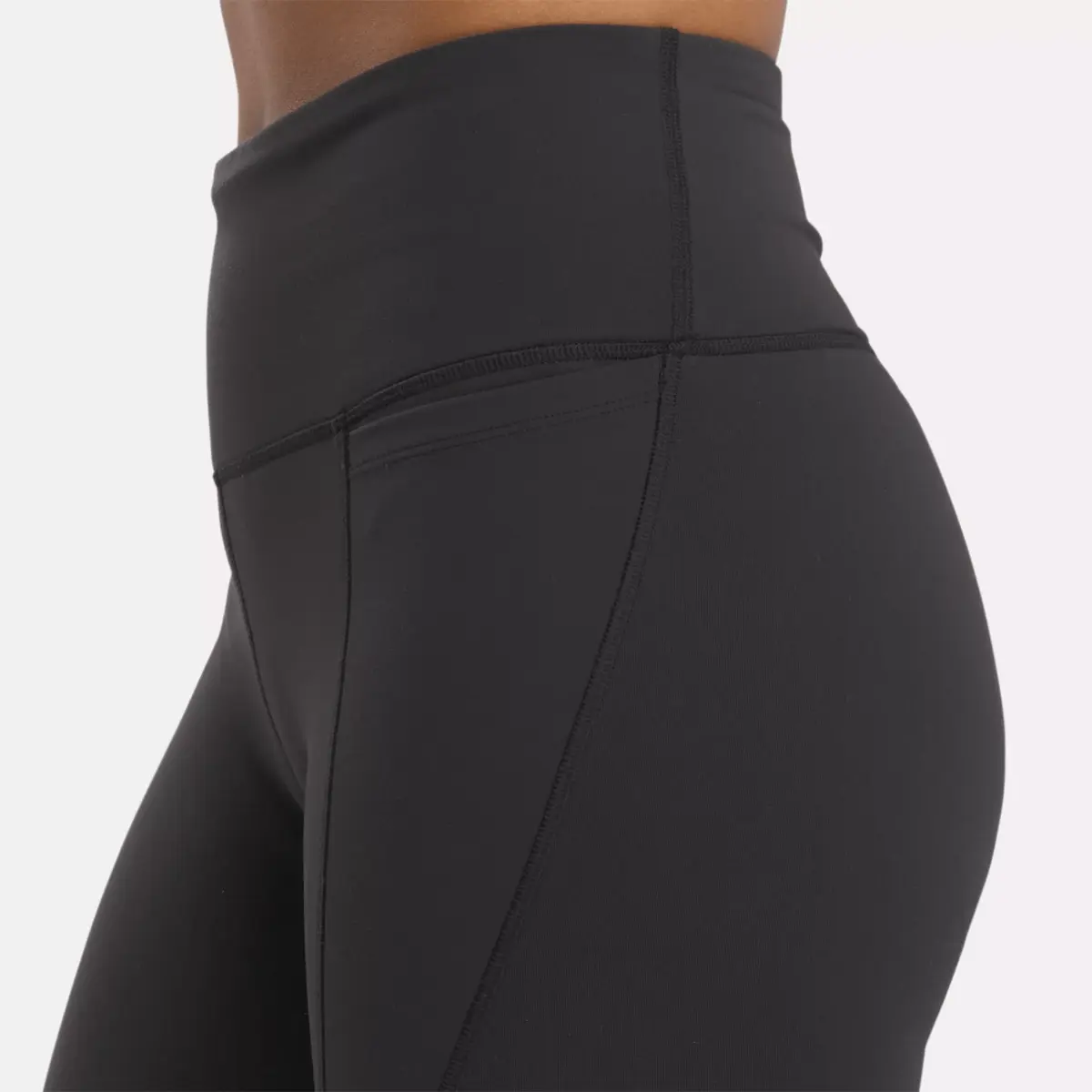 Lux High-Rise Bike Shorts 9″ für Damen Lux High-Rise Bike Shorts 9″ für Damen