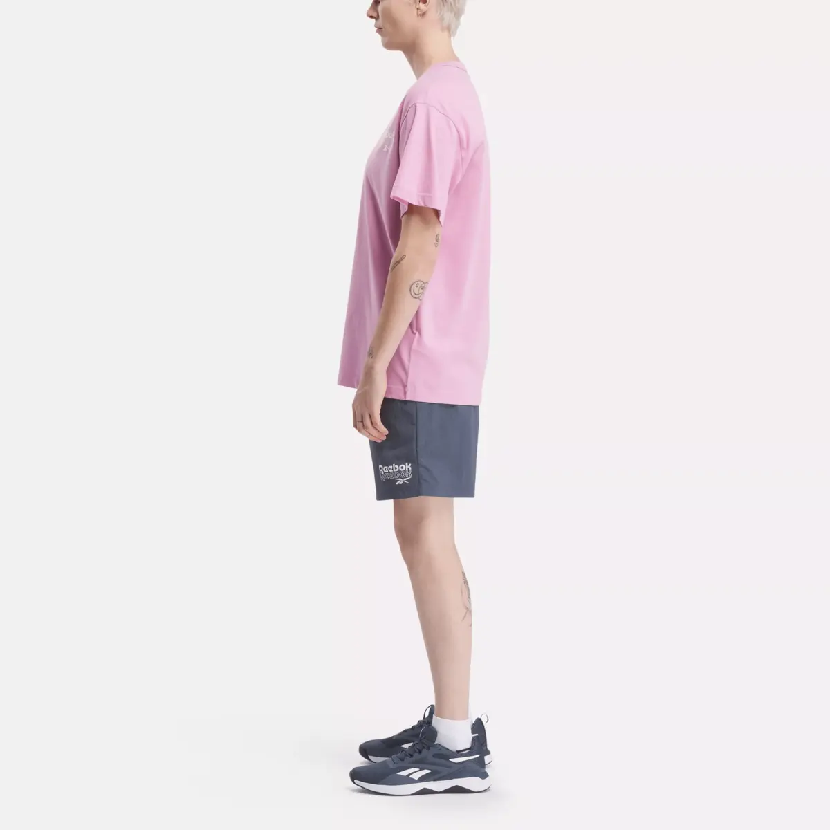 Reebok Identity Brand Proud Graphic Kurzarm-T-Shirt für Herren Reebok Identity Brand Proud Graphic Kurzarm-T-Shirt für Herren